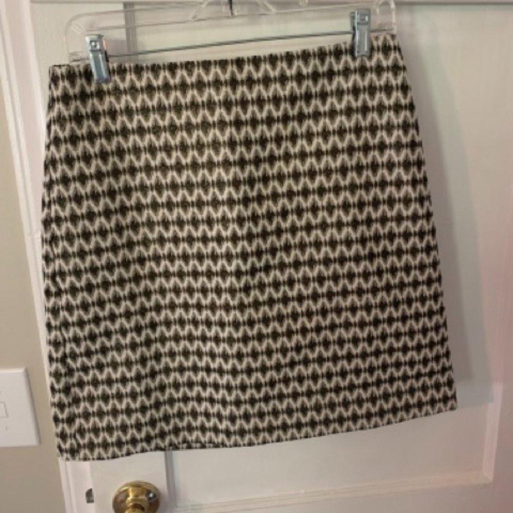 LOFT - Skirt w/sparkle - Sz 6 - work wear